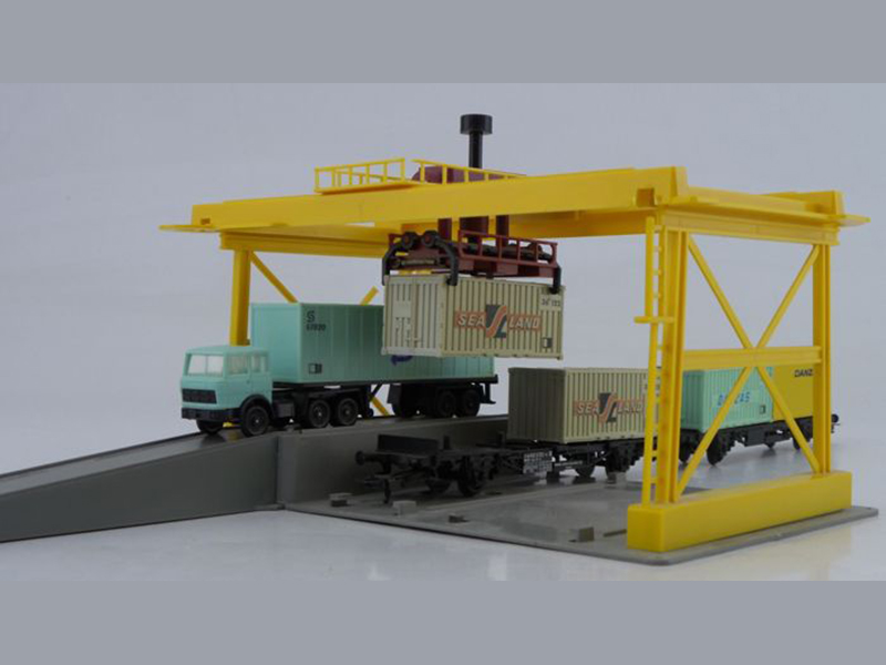 集裝箱門式起重機(jī)